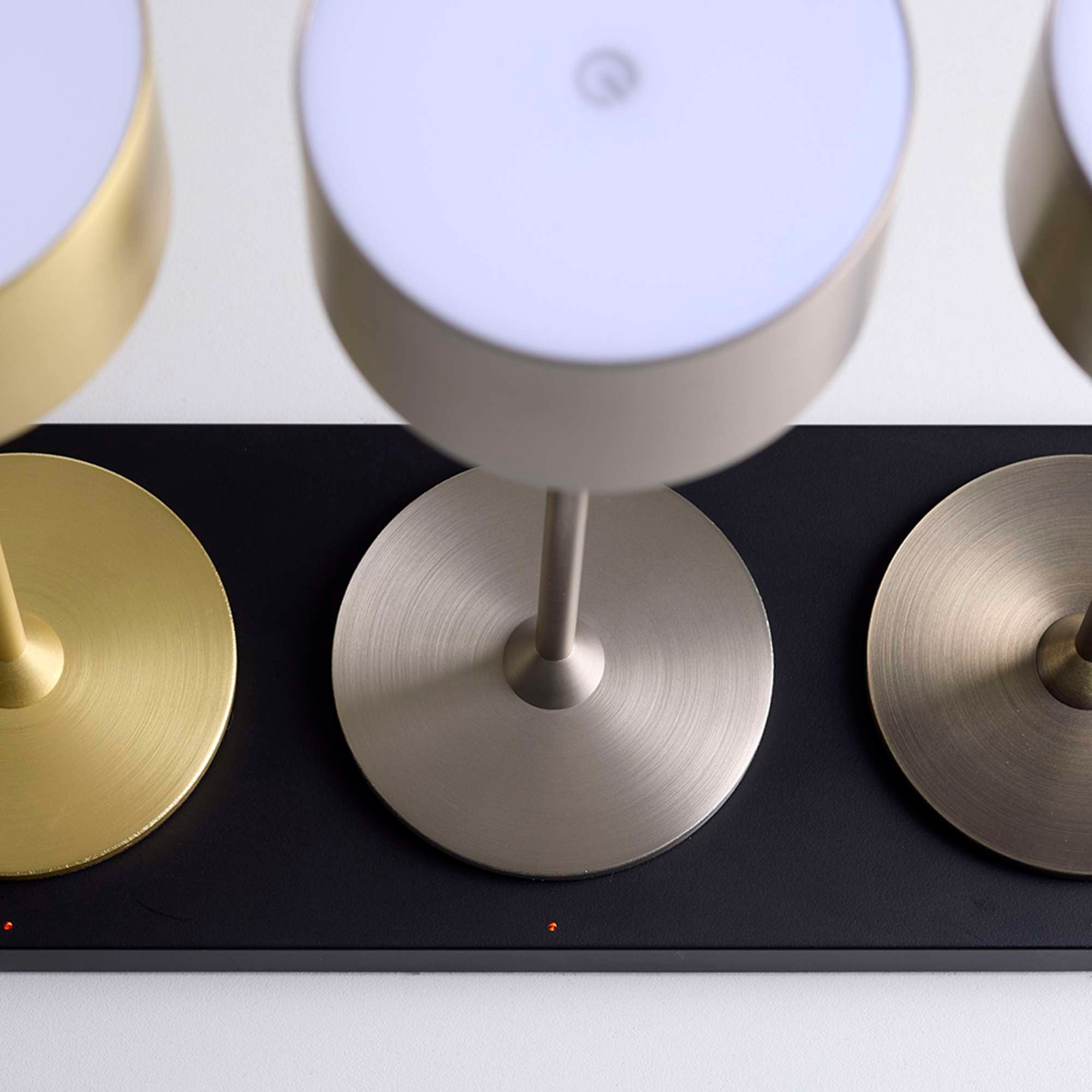 Ladestation Trådløs til 3 Lamper - sort