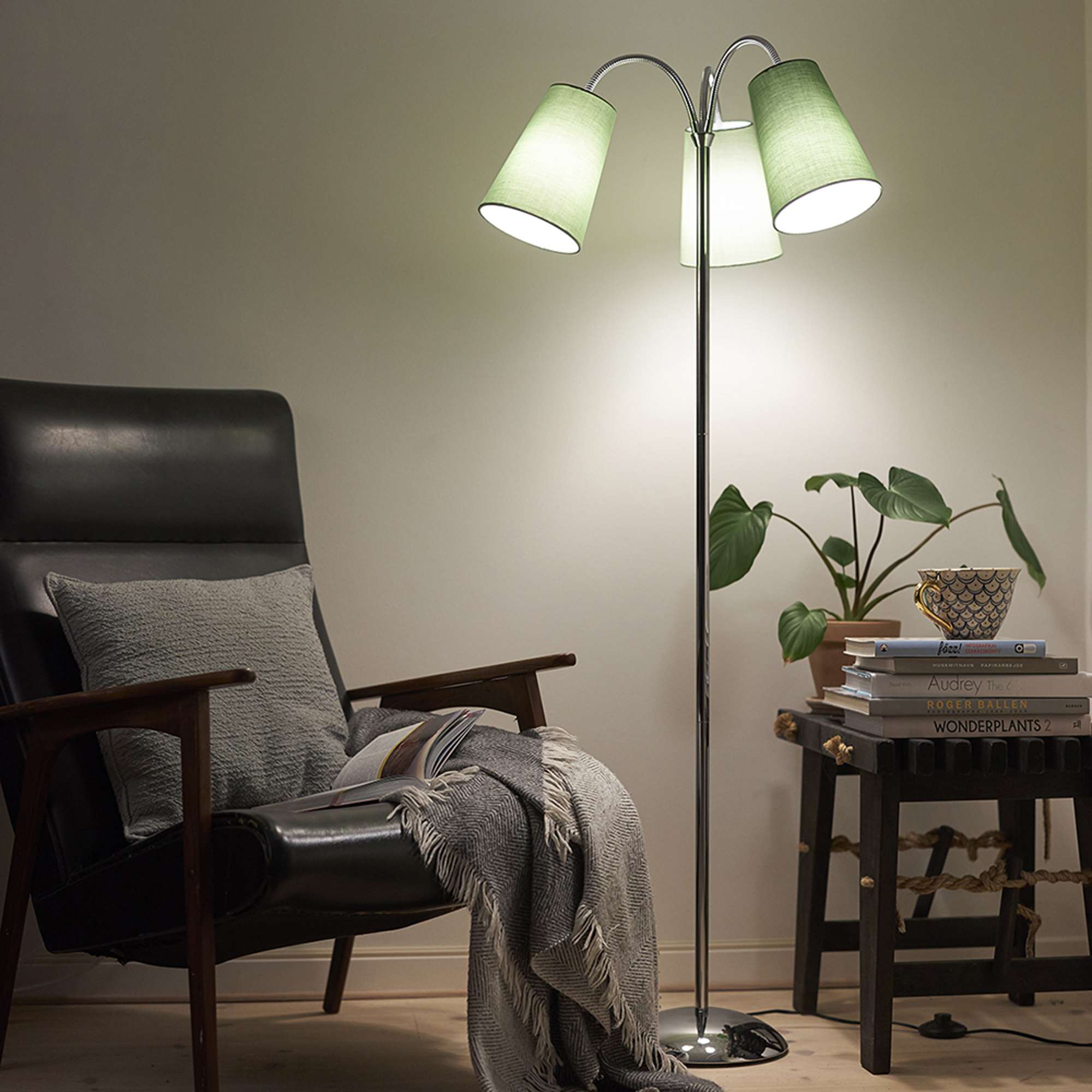 Salsa Gulvlampe Krom – m/ærtegrøn, mintgrøn og æblegrøn lampeskærm