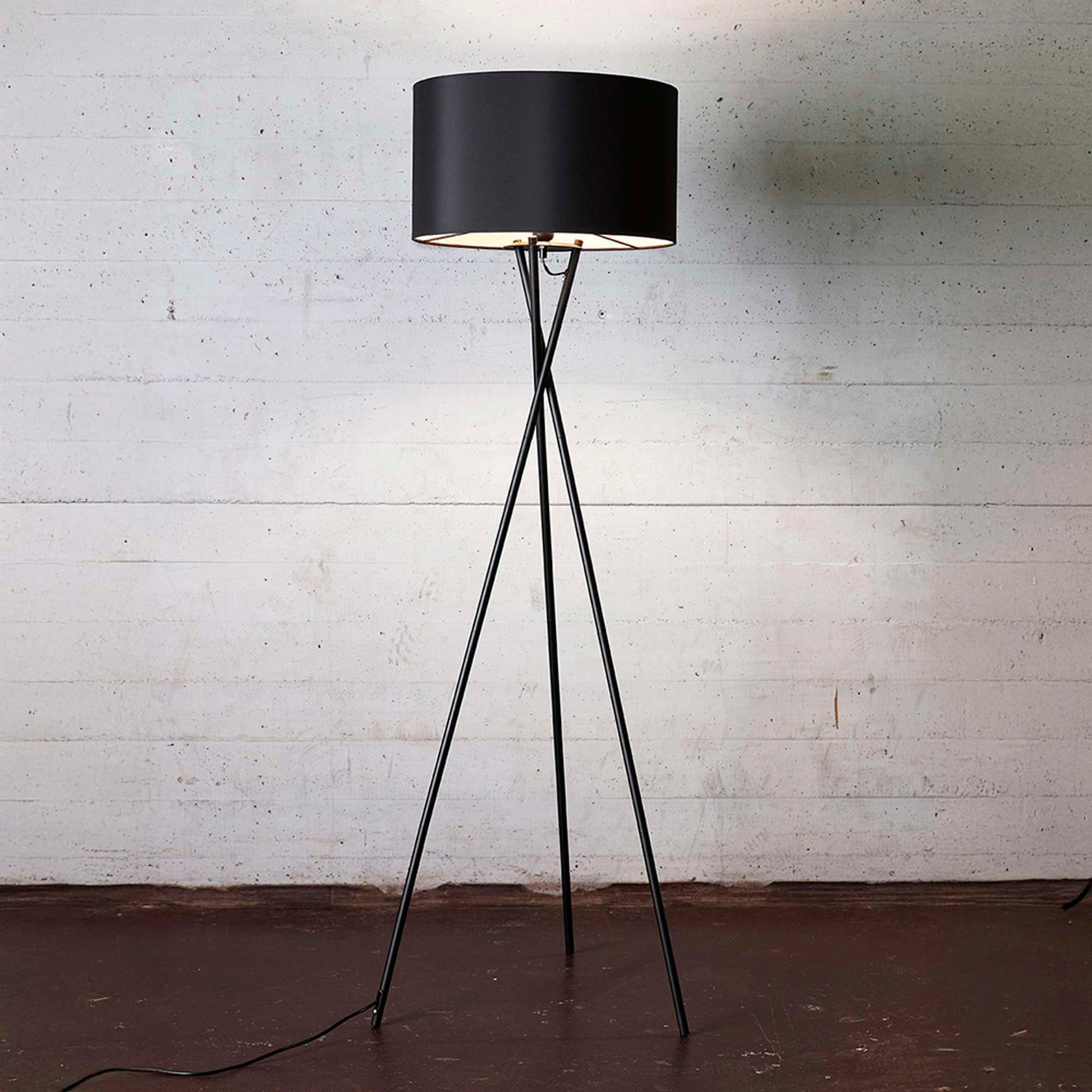 Uptown Gulvlampe Sort – m/sort lampeskærm