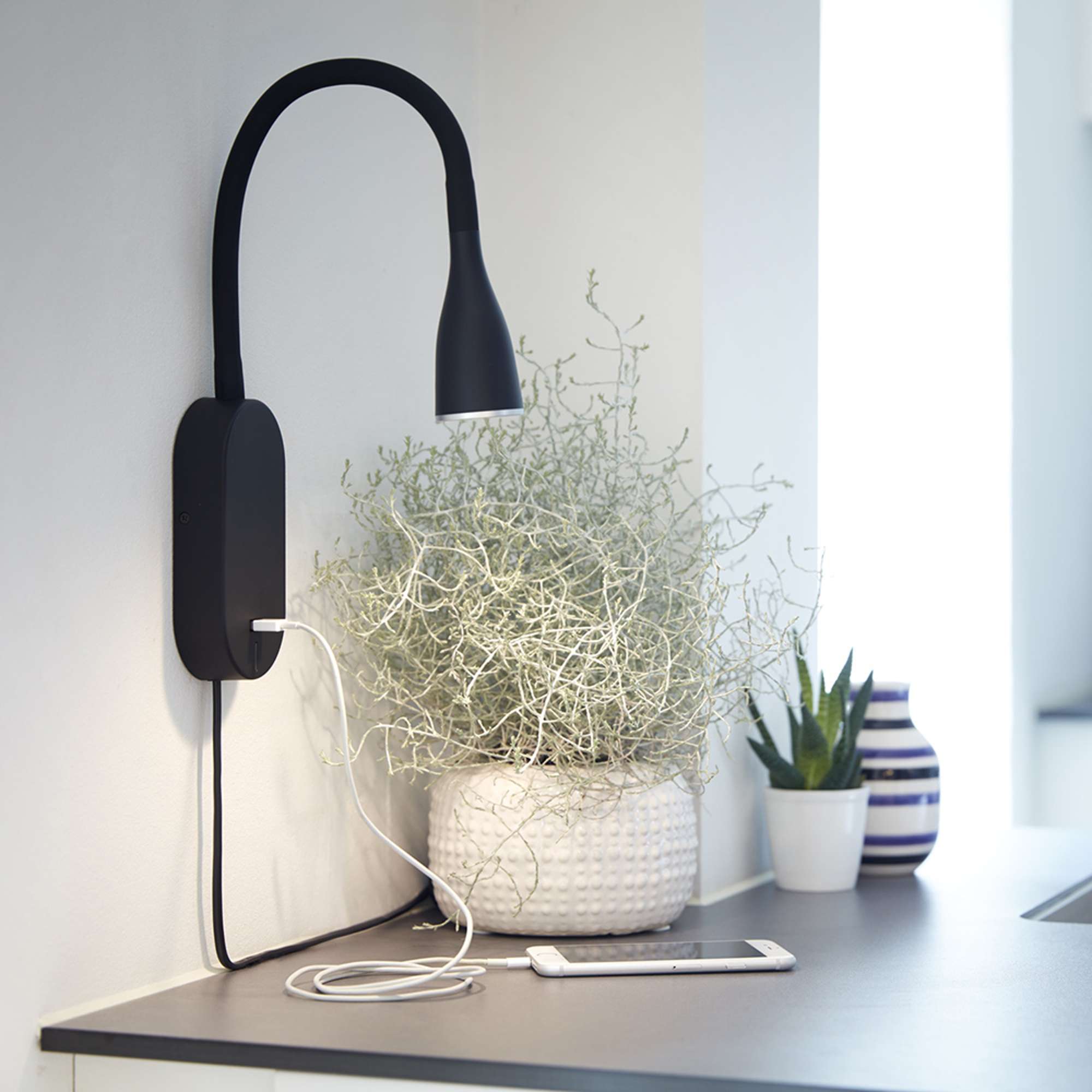 Eye LED Væglampe USB Sort