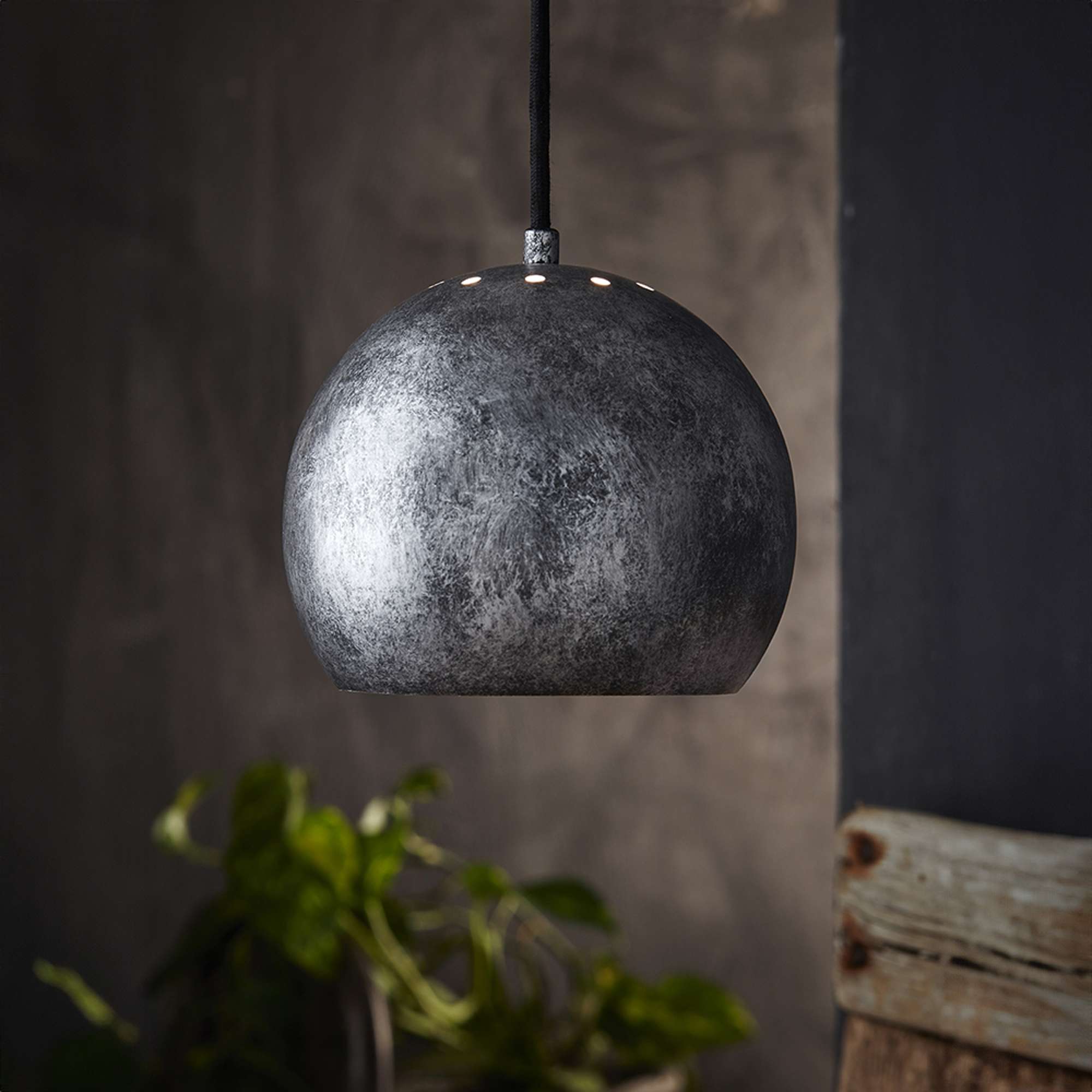 Nice Kuglependel 17 cm. Galvaniseret look