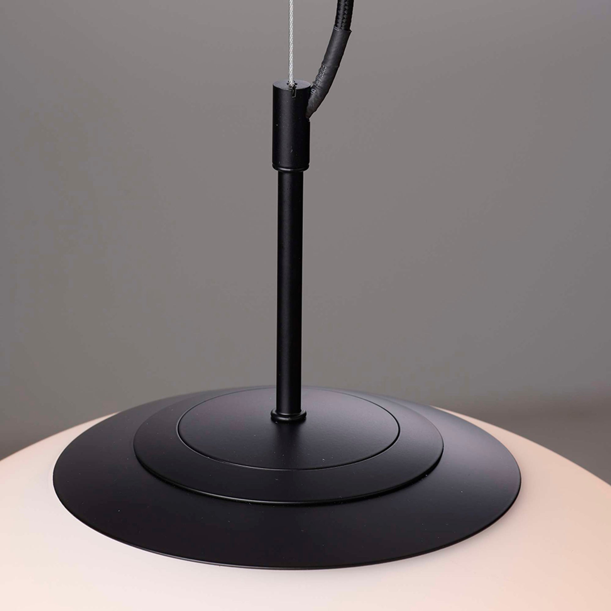 Nora Cafependel Ø50 cm – opal/sort