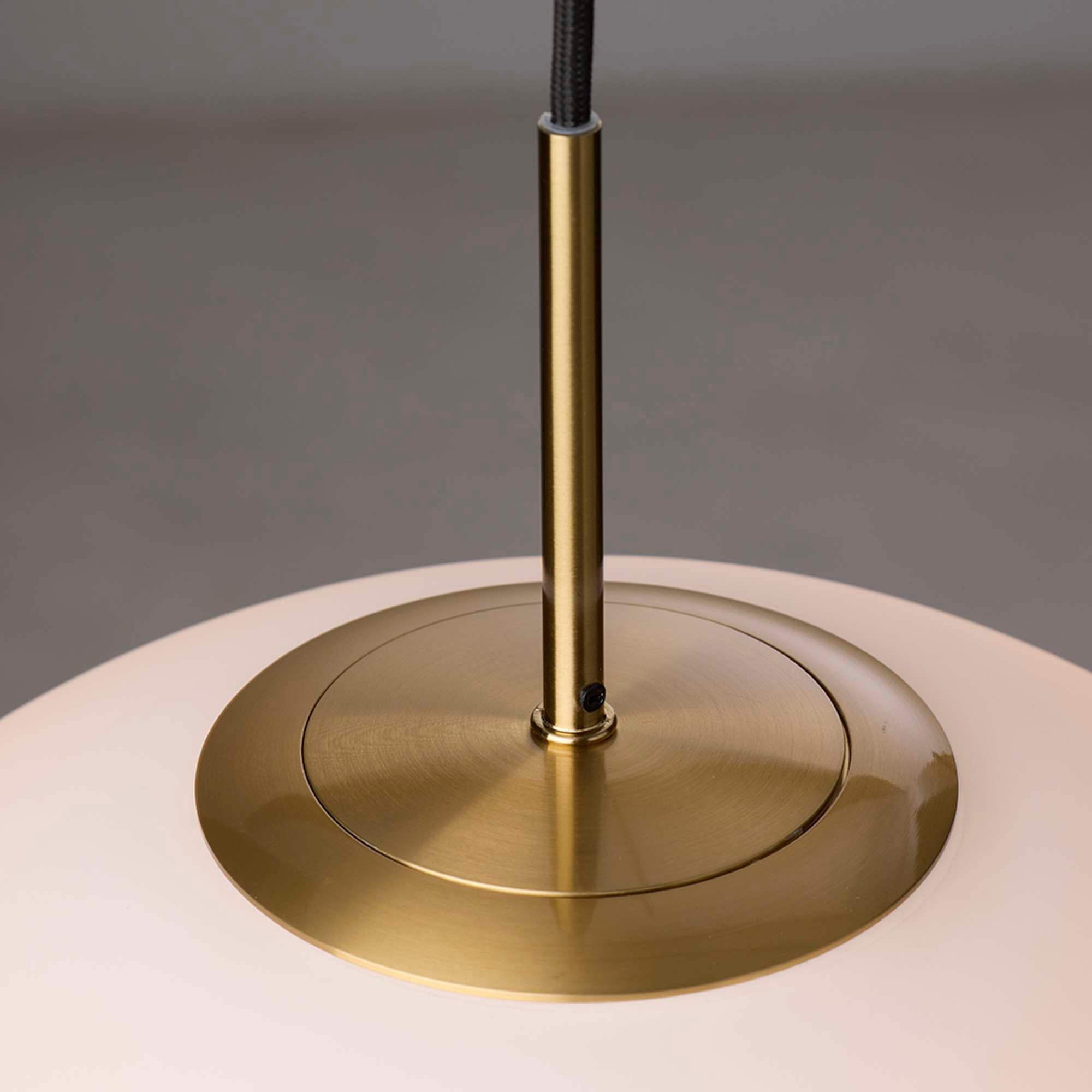 Nora Cafependel Ø40 cm – opal/messing